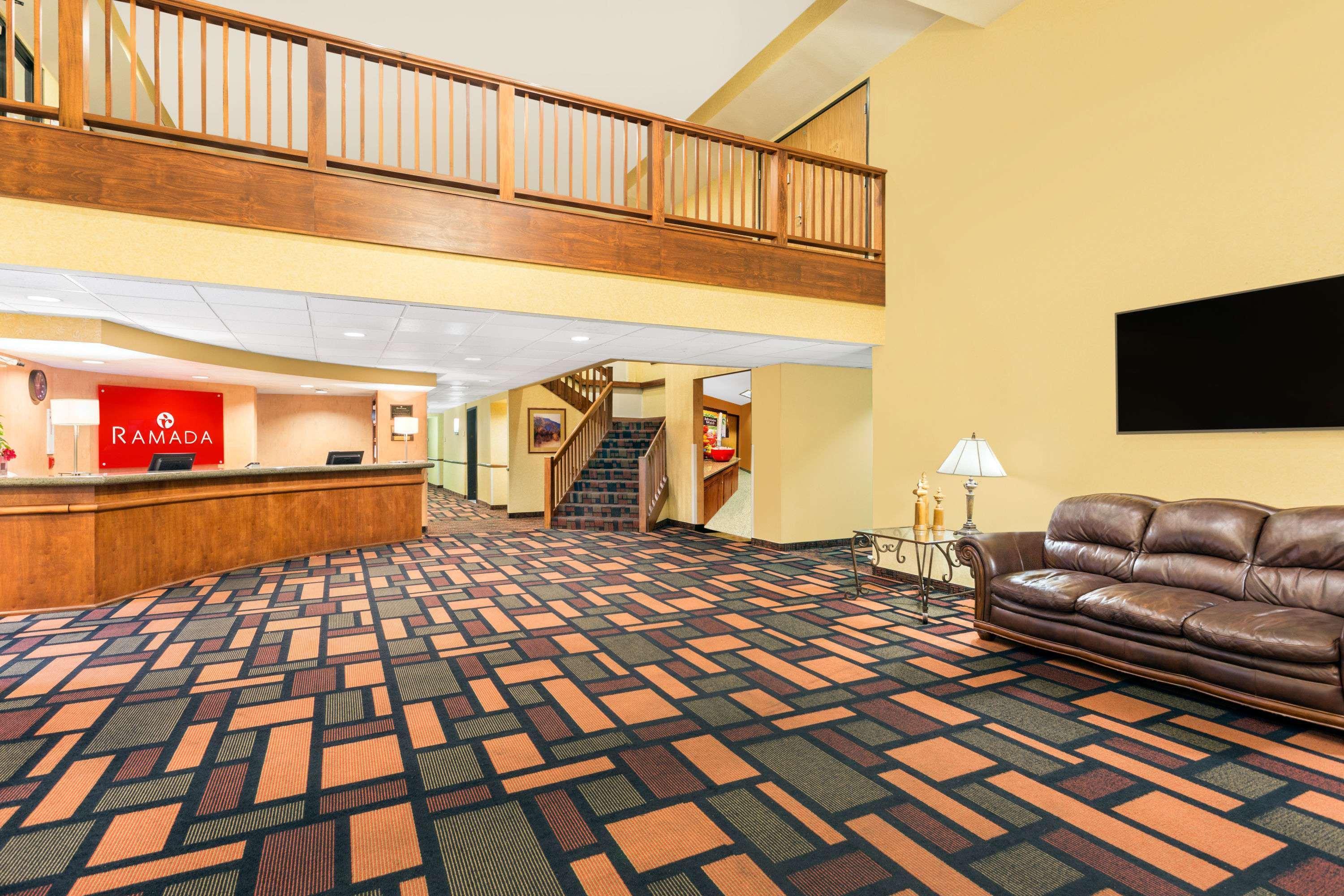 Ramada By Wyndham Kent Seattle Area Hotel Exterior photo